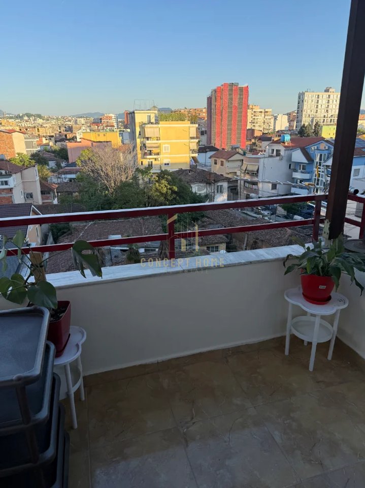 Apartament me qera 1+1 tek Medreseja.