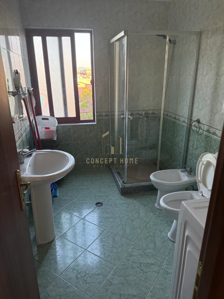 Apartament me qera 1+1 tek Medreseja.