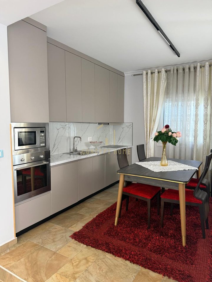 Apartament 1+1 Me Qira në Rruga e Elbasanit, Tiranë - 650€ | 95 m²