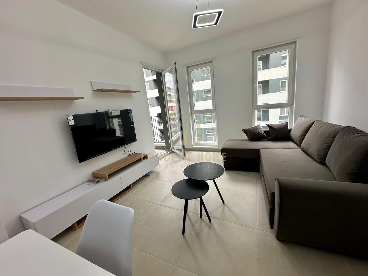 Jepet me qera apartament 2+1 Univers City.