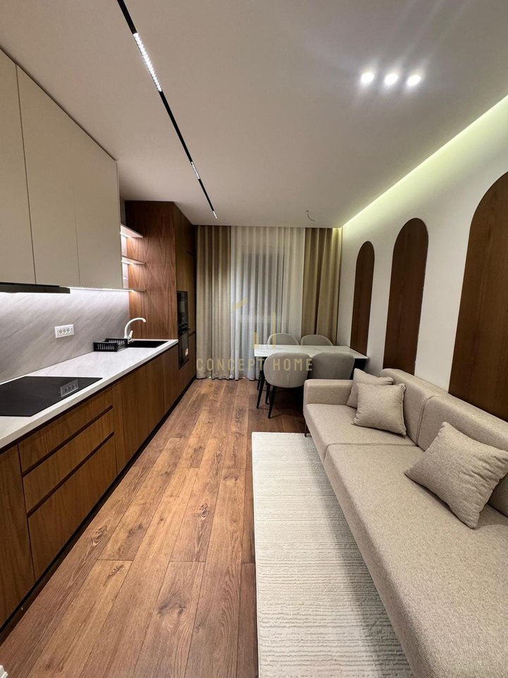 Apartament me qera 2+1+post parkimi ne Xhamllik.