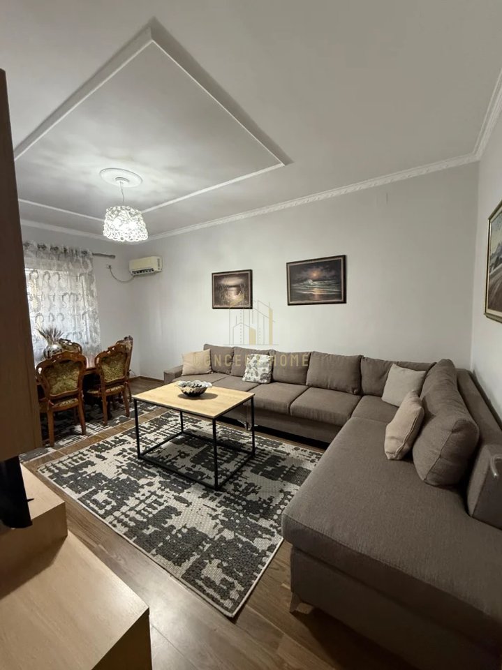 Apartament me qera 2+1 tek Don Bosko.