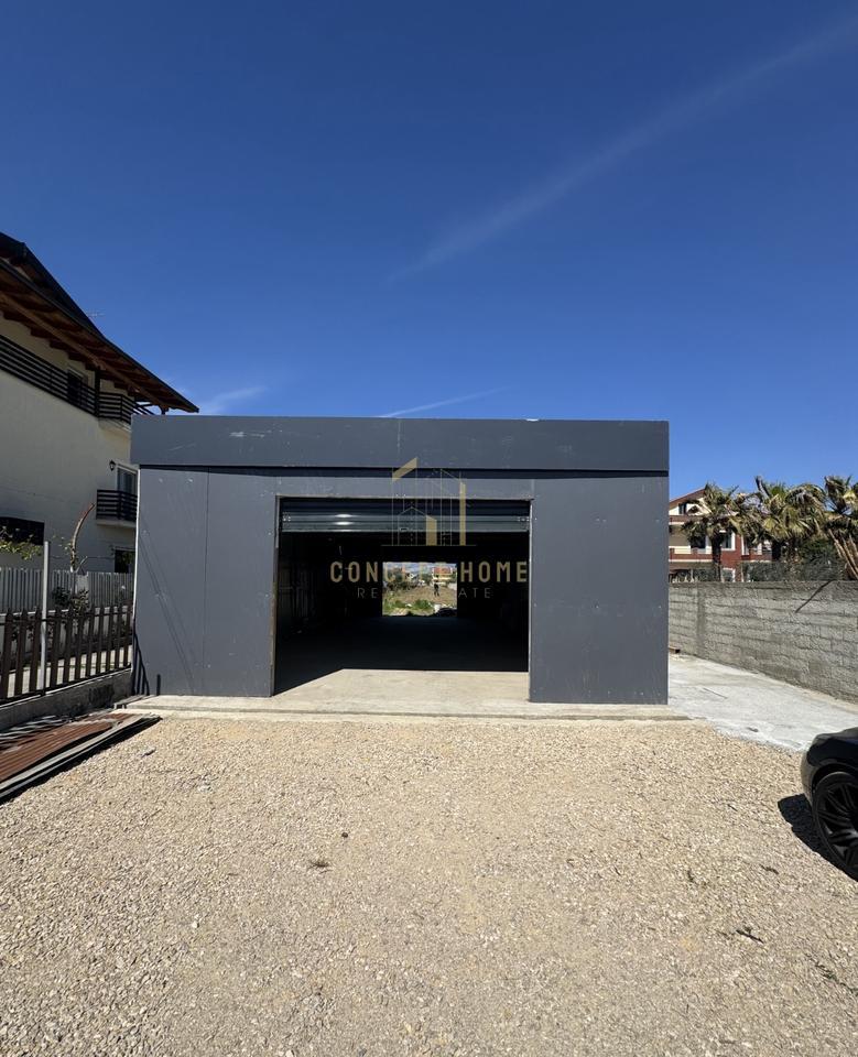 A warehouse is for rent in Laknas.