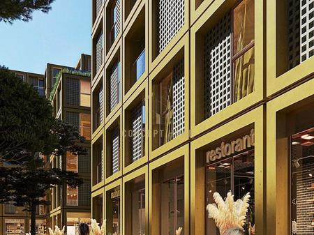 Shitet apartament 3+1 tek Bulevardi i Ri
