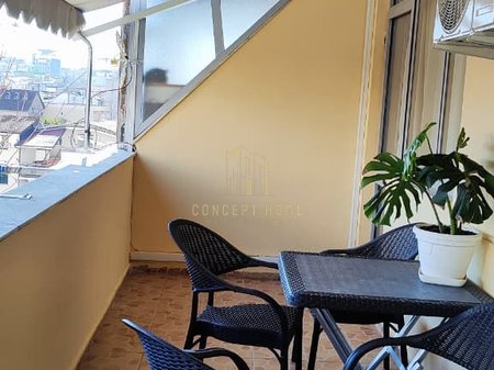 Jepet me qera Apartament 1+1 tek Rruga Kavajes