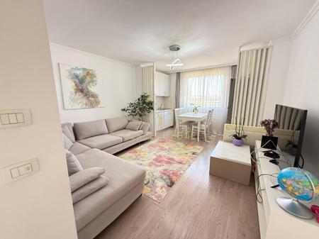 Shitet apartament 2+1 ne Kinostudio