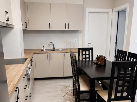Jepet apartament me qera 1+1 ne Astir