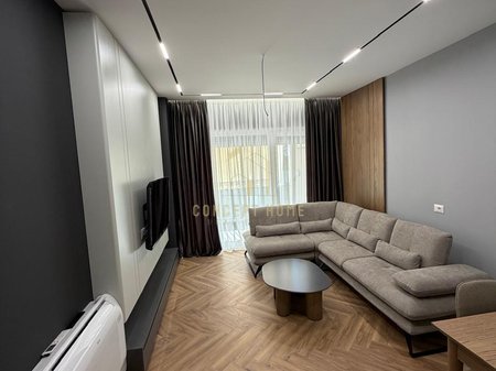 Shitet Apartament 2+1+2 ne Shkoze
