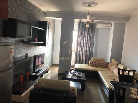Jepet apartament 2+1 me qera te Rruga e Dibres