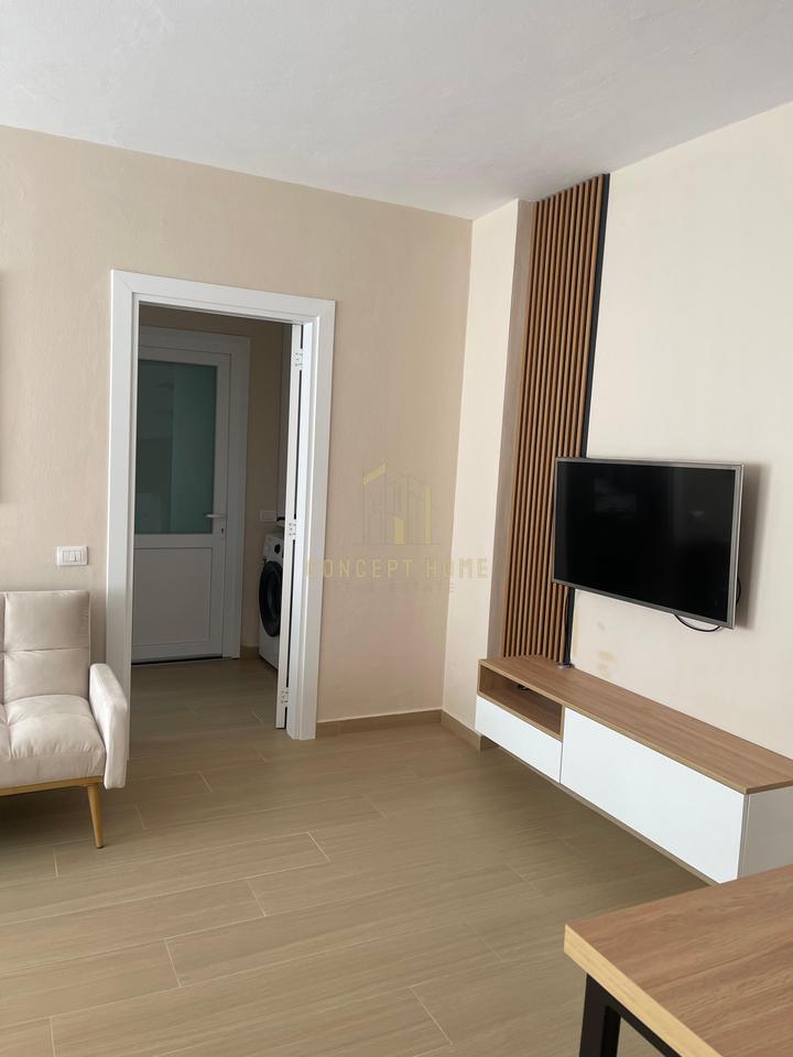 Shitet apartament 1+1 ne Golem.