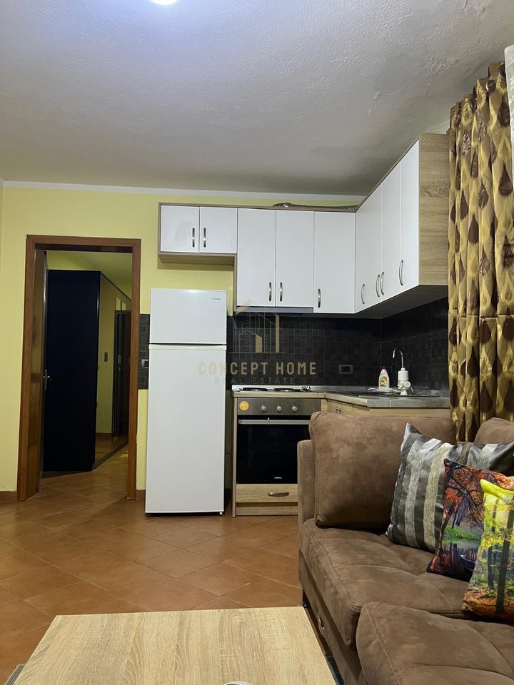 Si affitta appartamento 1+1 al Bulevardi Zogu i Pare.
