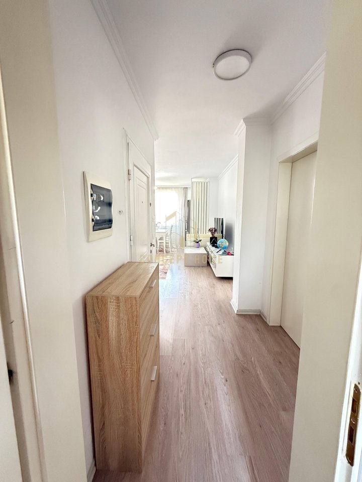 Shitet apartament 2+1 ne Kinostudio