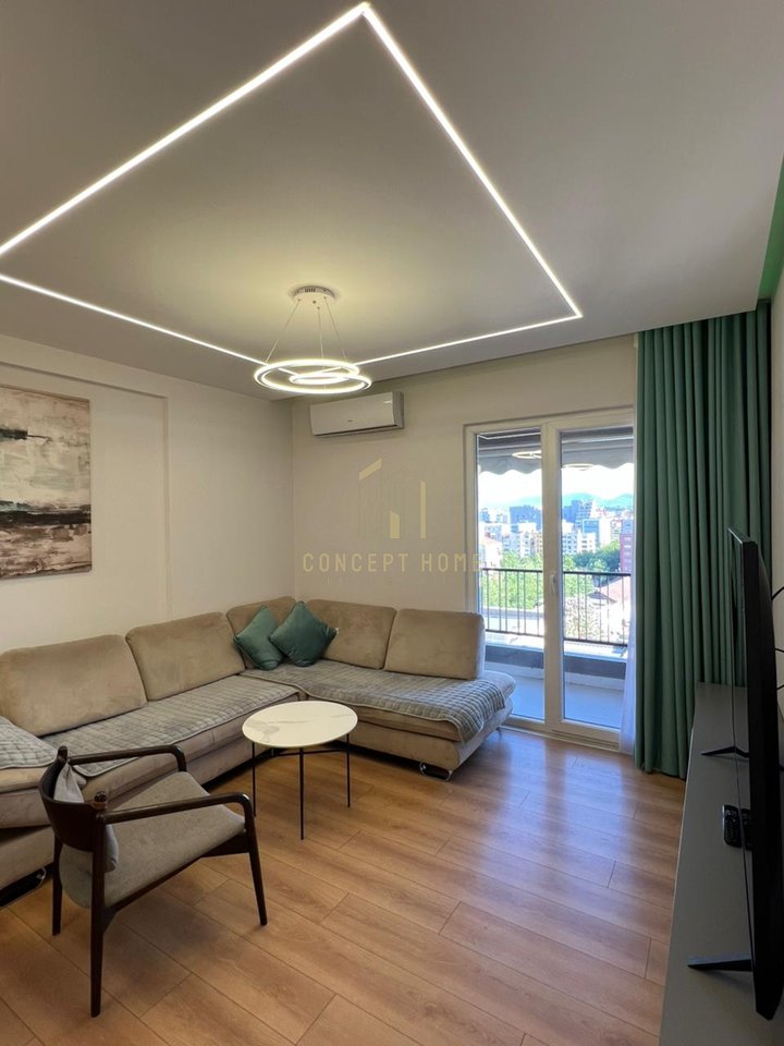For rent 2+1+2 apartment + Parking in 5 Maj.

Total area: 93m2
Floor: 9

Organized as:

2 Bedrooms.
1 Living room.
1 Kitchen.
1 Balcony.
2 Bathrooms.

- The space is fully furnished.

Location: 5 Maj Street, near Black Stone Bar.

Price: 850€