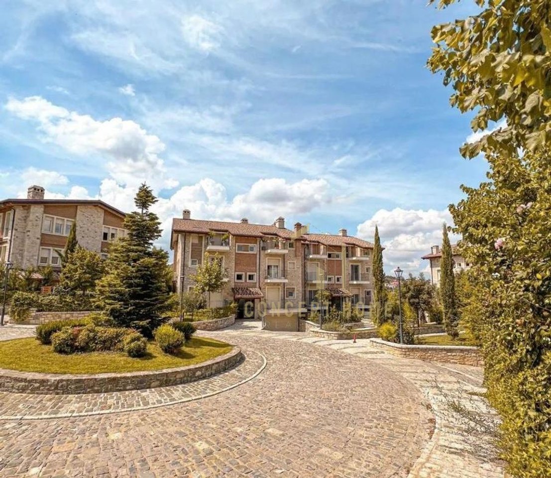 Jepet me qera apartament 2+1+2 tek Secret Garden (TEG)