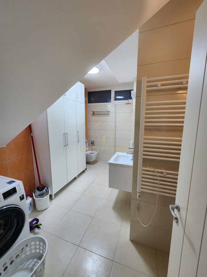 🏡 Vilë moderne me qira në Long Hill Residence, Lundër