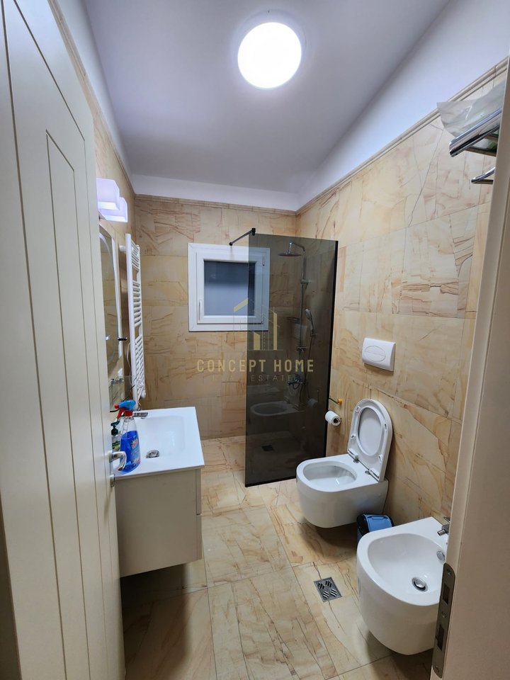 🏡 Vilë moderne me qira në Long Hill Residence, Lundër
