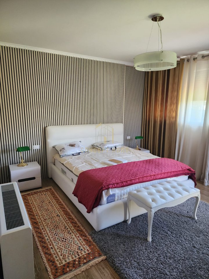 🏡 Vilë moderne me qira në Long Hill Residence, Lundër
