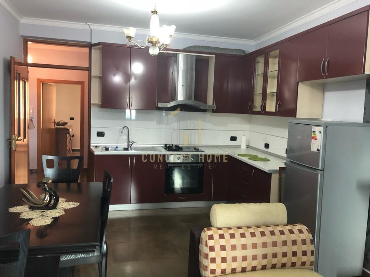 Jepet apartament 2+1 me qera te Rruga e Dibres