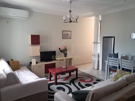 Jepet me qera Apartamenti 2+1 ne Qender