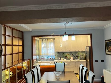 Apartament 3+1+2 Me Qira tek Sheshi Willson, Tiranë - 2000€ | 140 m²
