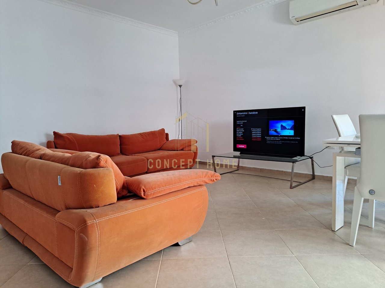 2+1 apartment for sale near the Artificial Lake.