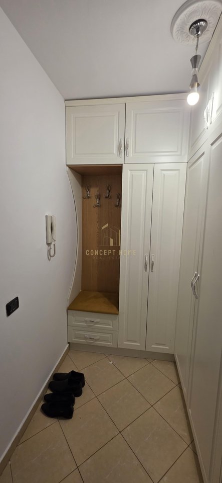 Jepet me qera Apartament 2+1 Tek Pallat me Shigjeta