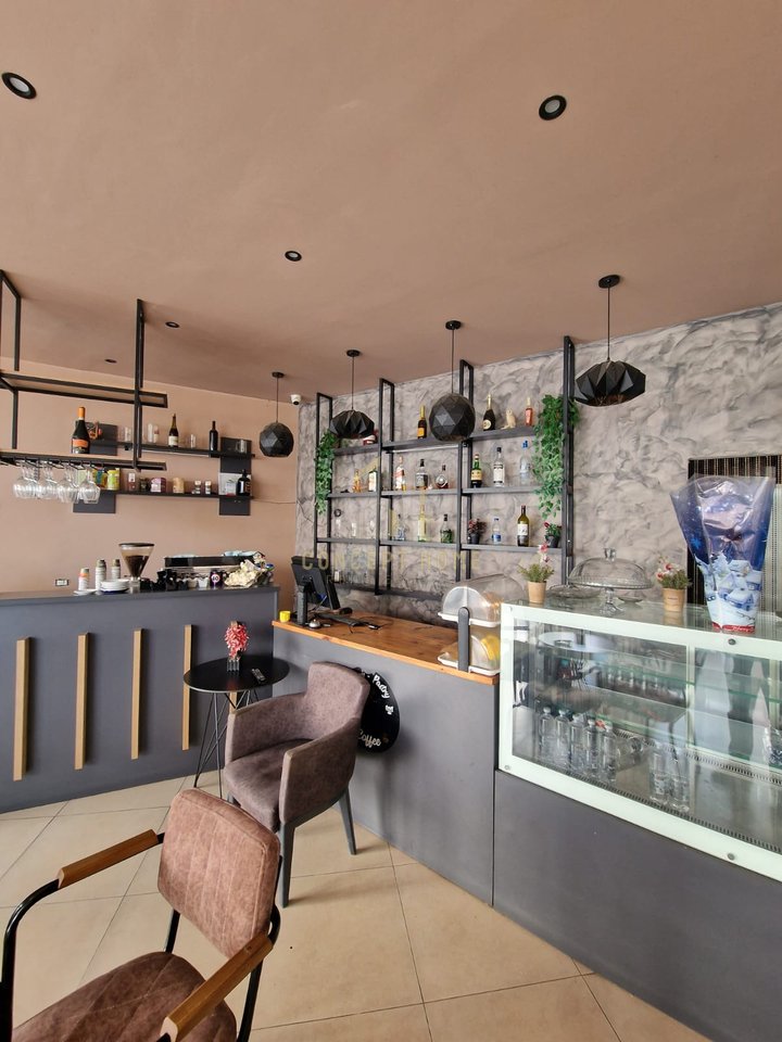 Shitet Biznes Bar Kafe, Pasticeri ne Astir, Kati 0, 20,000€ / 191 m2