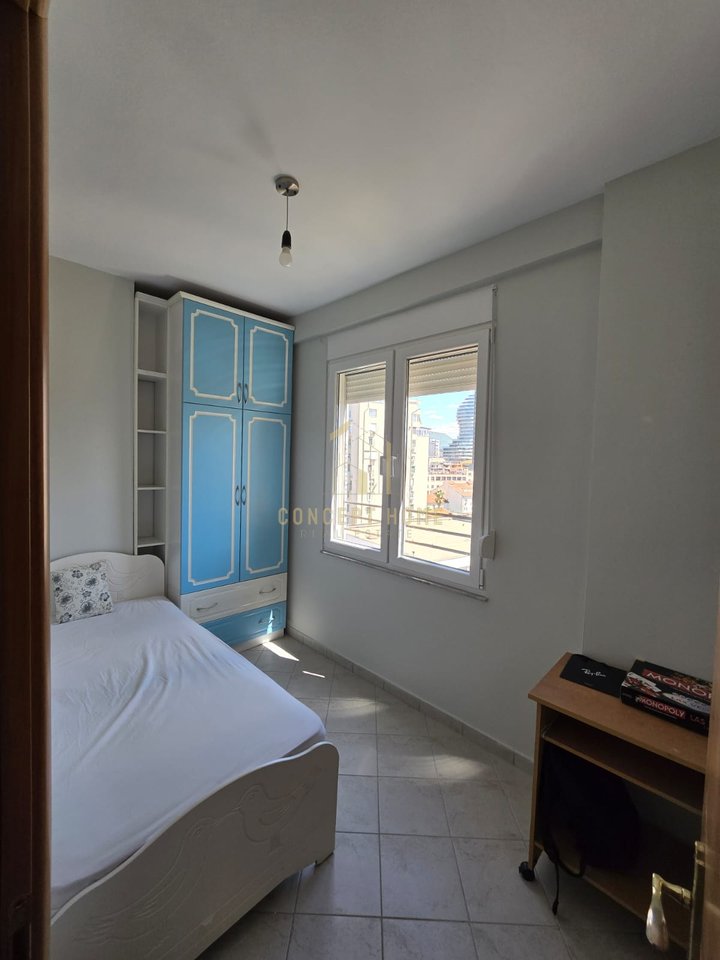 Jepet me qera Apartamenti 2+1 ne Qender
