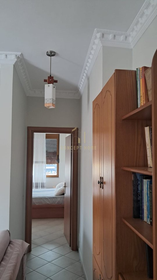 Jepet me qera Apartamenti 2+1 ne Qender