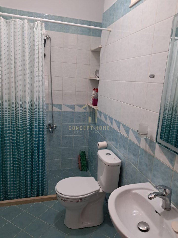 Jepet me qera Apartamenti 2+1 ne Qender