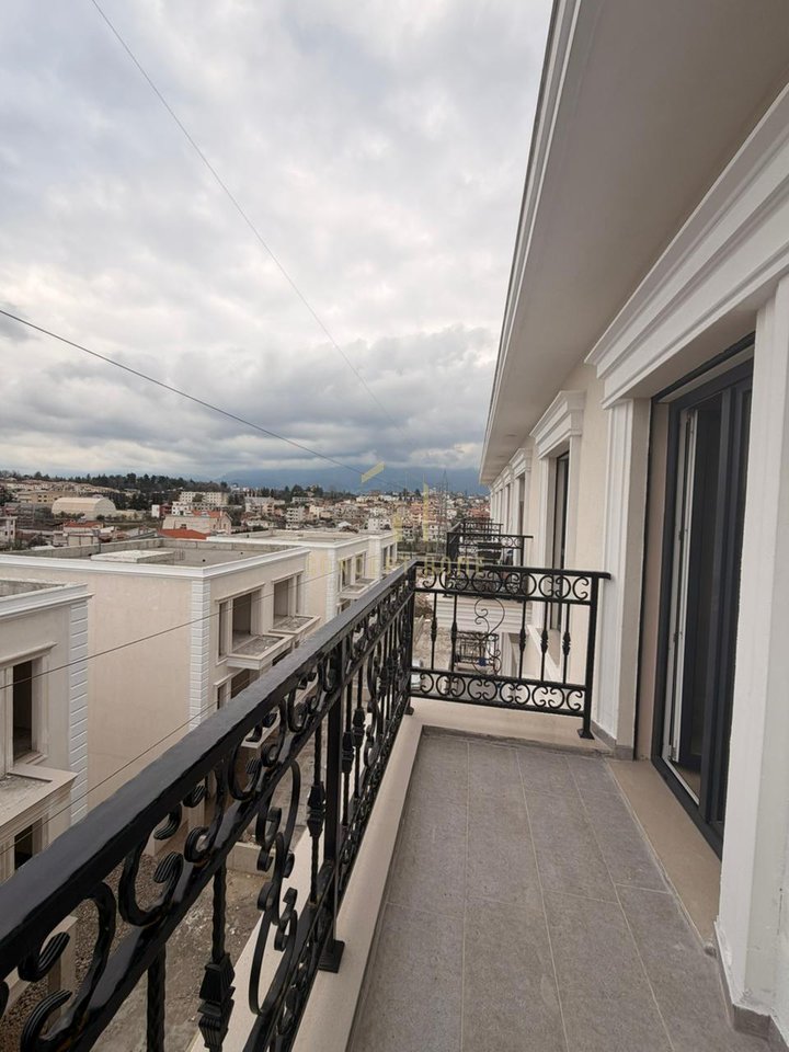 Shitet apartament 1+1 ne Sauk ,Tirana Porta e Re
