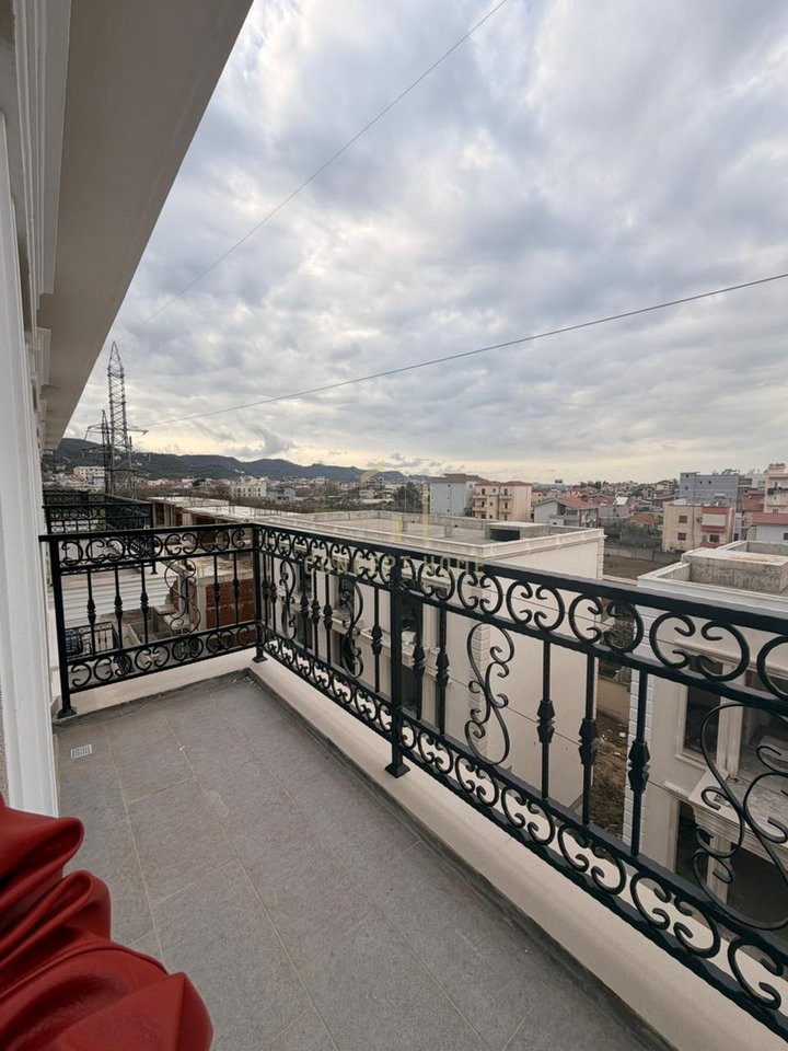 Shitet apartament 1+1 ne Sauk ,Tirana Porta e Re