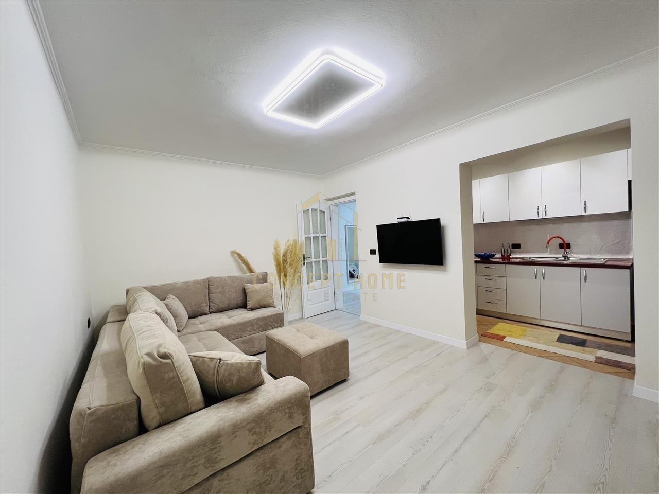 Shitet Apartament 1+1 tek Stadiumi Dinamo