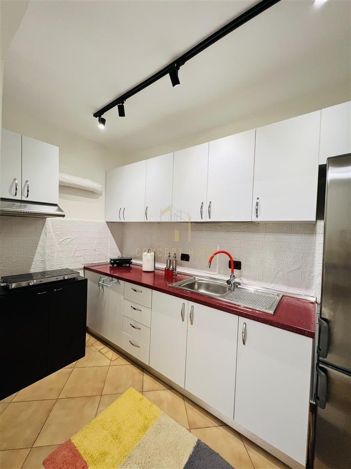 Shitet Apartament 1+1 tek Stadiumi Dinamo