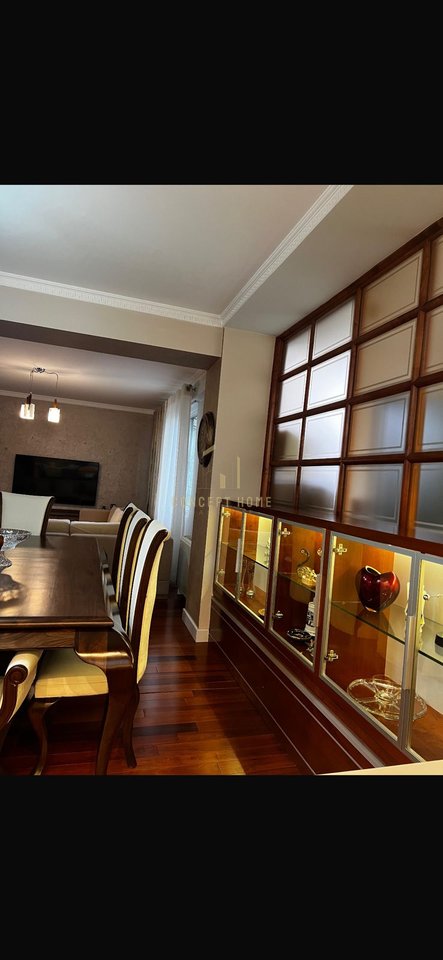 Apartament 3+1+2 Me Qira tek Sheshi Willson, Tiranë - 2000€ | 140 m²