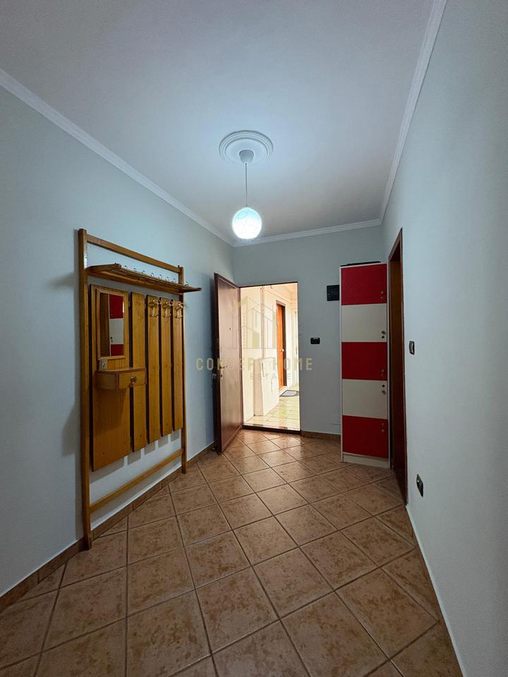 Apartment 1+1 for rent in Laprak/Price: 450000 Leke / Month