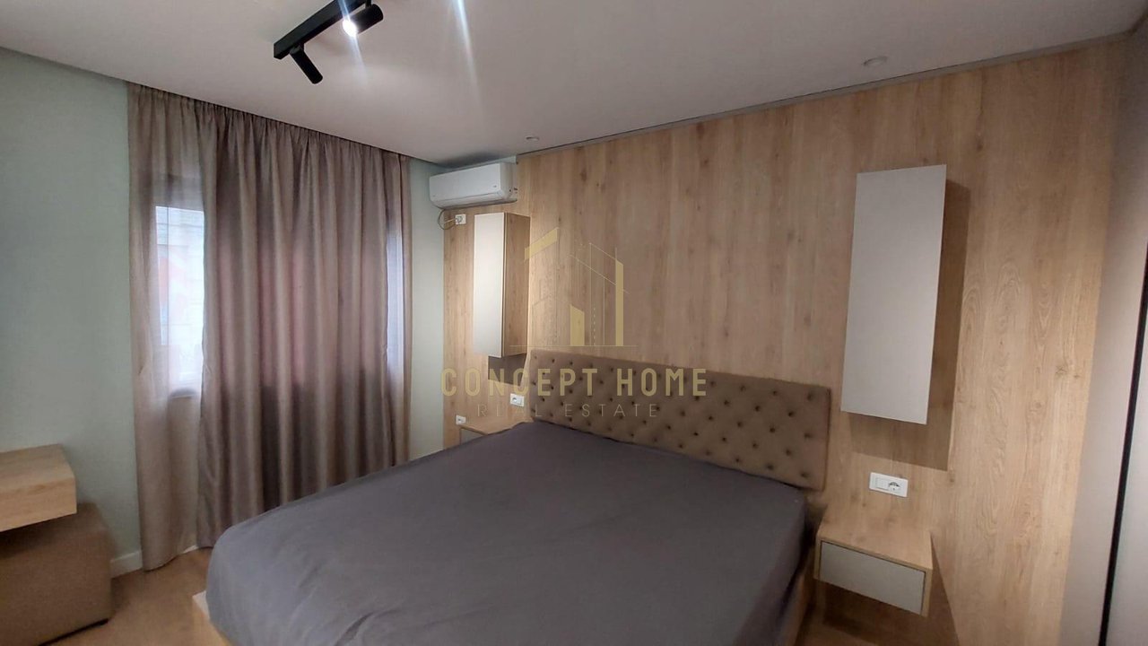 1+1 Apartment for rent at Komuna e Parisit