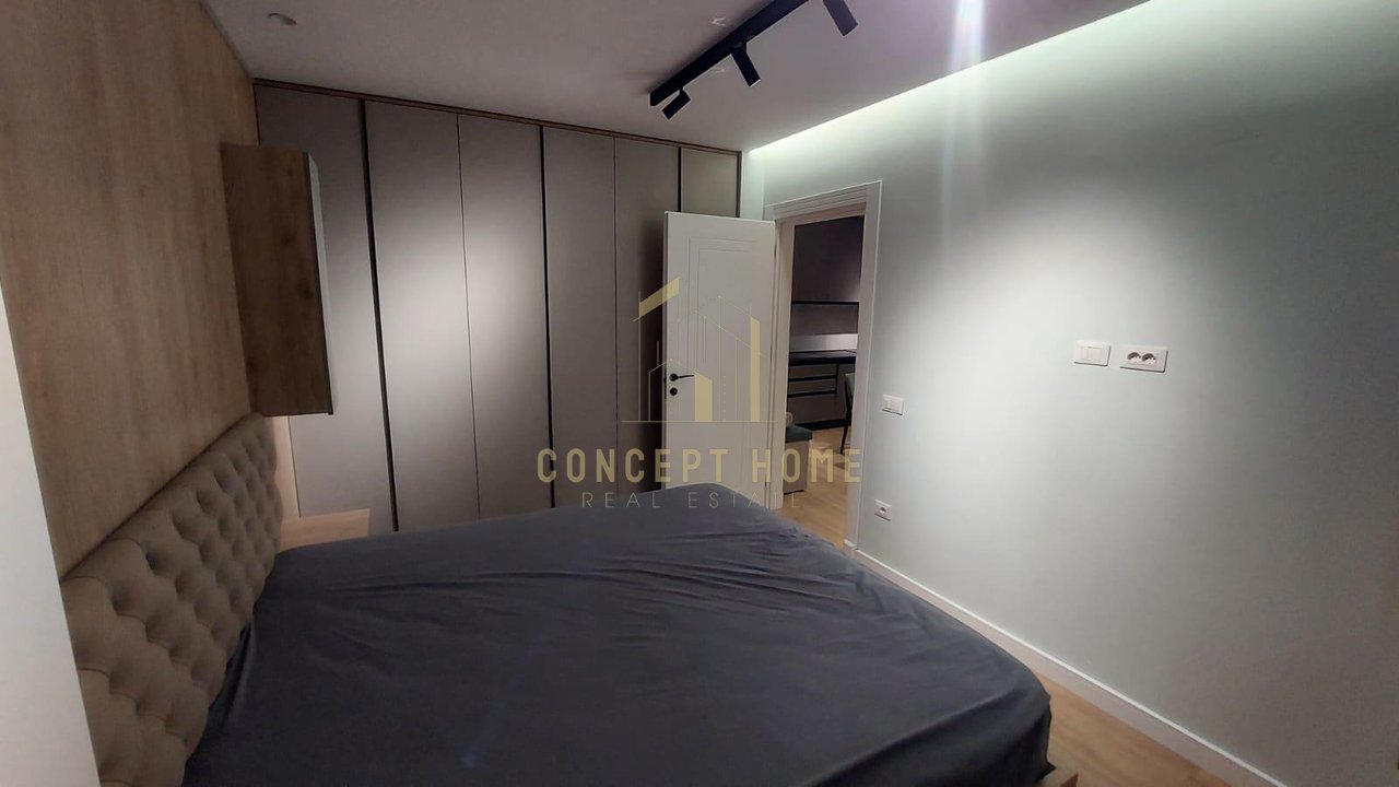 1+1 Apartment for rent at Komuna e Parisit