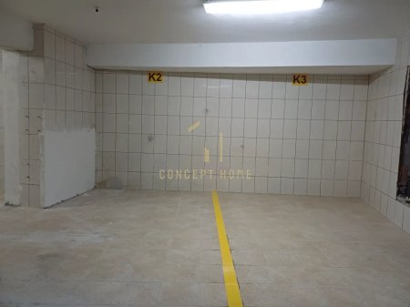 Si affittano 3 posti auto a Myslym Shyr.