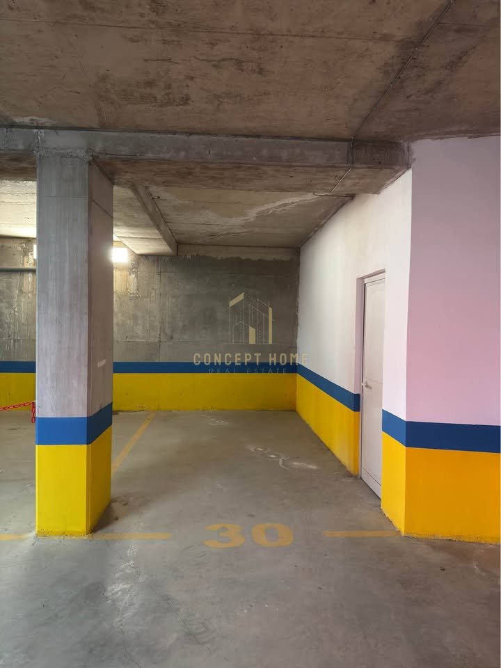 Business premises for rent at Bulevardi i Ri