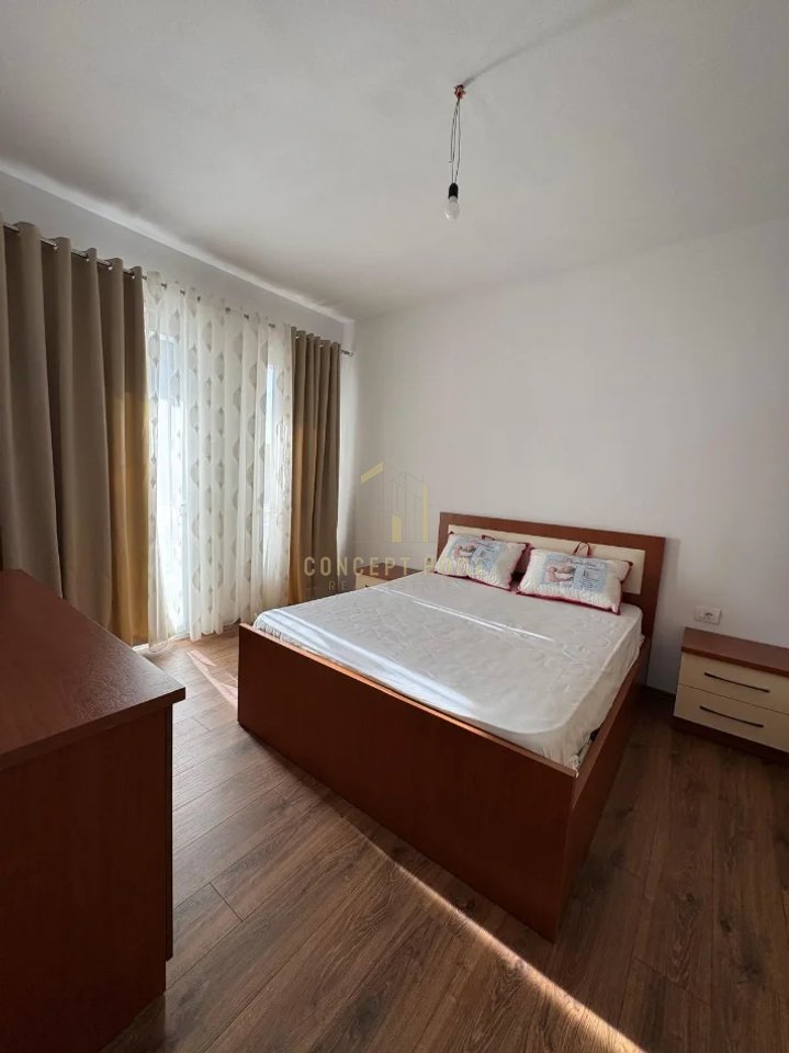 Apartament 2+1+post parkimi me qera ne Paskuqan.