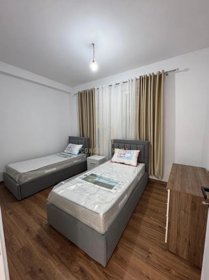 Apartament 2+1+post parkimi me qera ne Paskuqan.