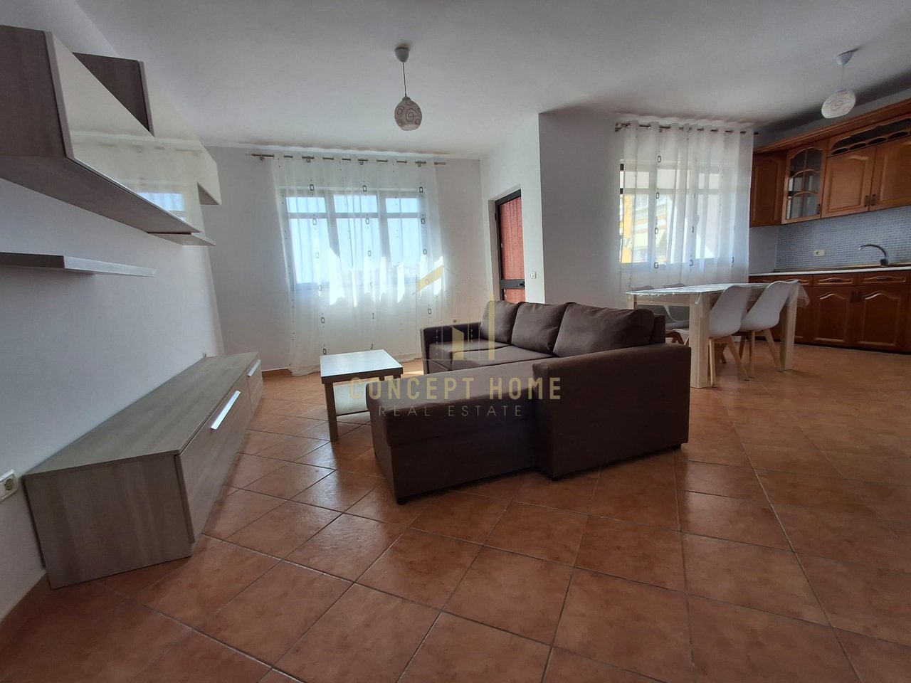 Jepet me qera apartament 2+1 Te Kthesa e Kamezes