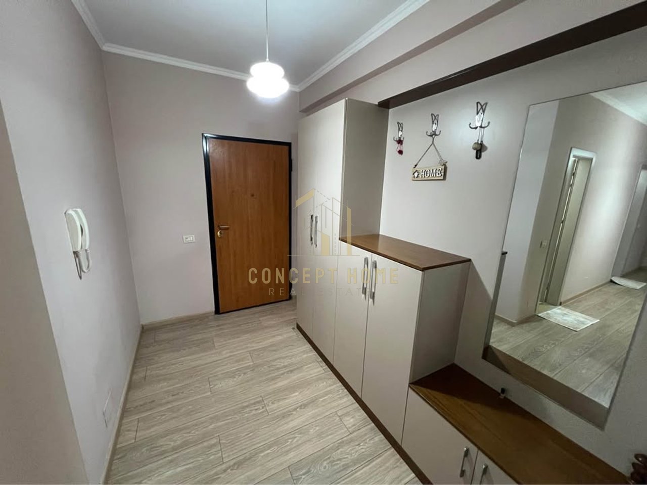 Appartamento 2+1+2+posto auto in affitto ad Astir.