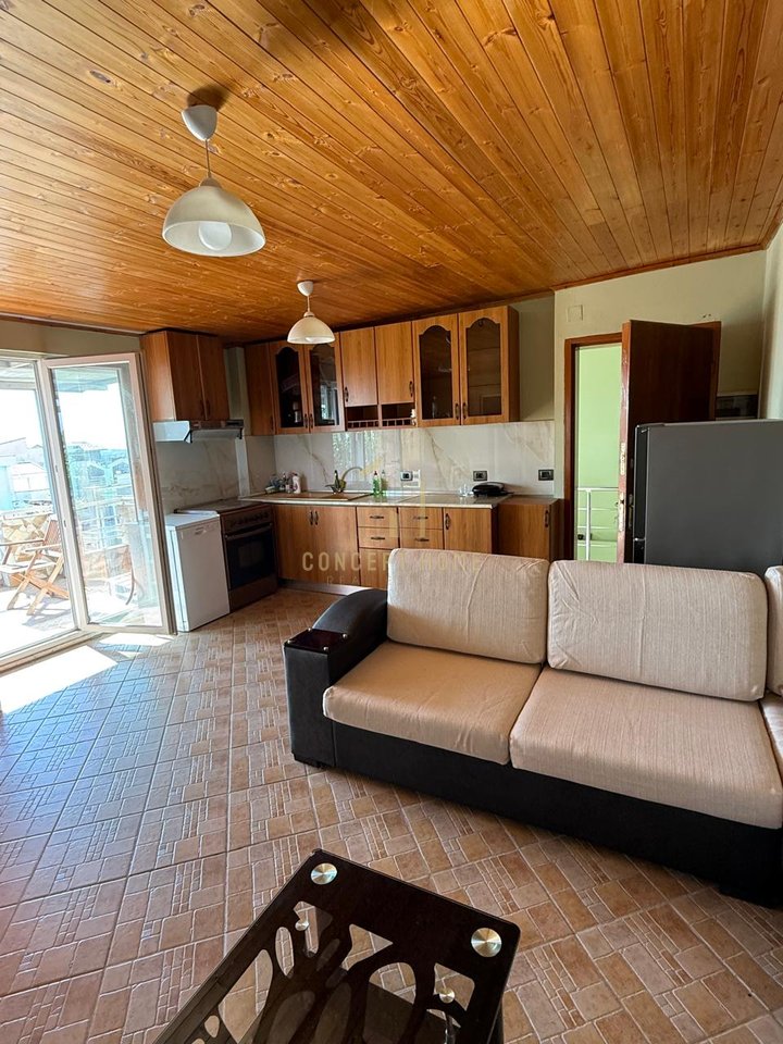 Jepet me qera Apartament 1+1 te Kodra Priftit/Cmimi: 35.000 leke / Muaj