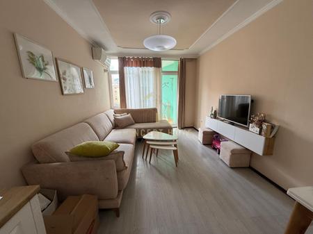 Jepet apartament 2+1 me qera tek Komuna E Parisit