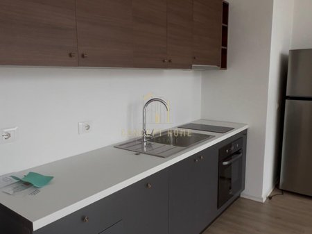 Apartament 1+1 me qera tek Pazari i Ri.