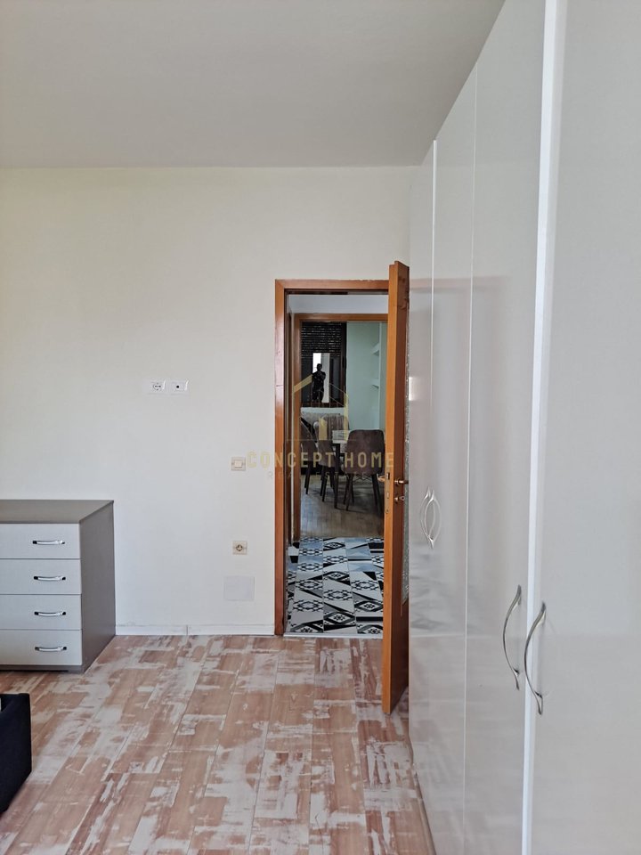 Appartamento 2+1 in affitto in via Dibra.
