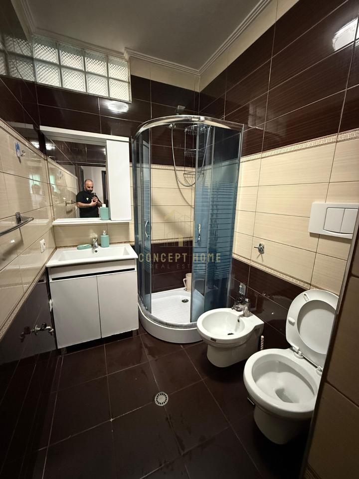 Jepet apartament 2+1 me qera tek Komuna E Parisit