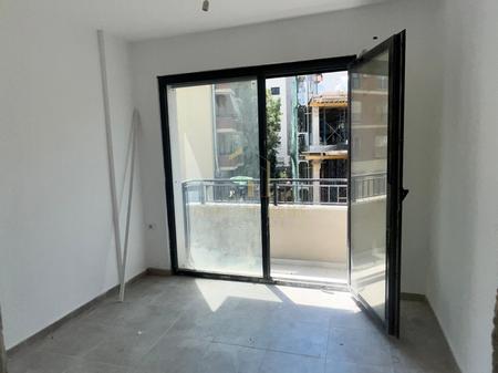 Jepet me qera apartament 3+1+2 Te Liqeni i Thate